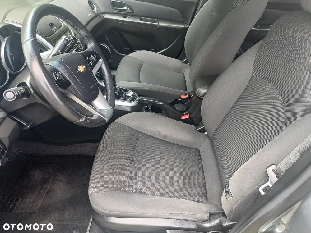 Chevrolet Cruze 1.6 LT+ - 9