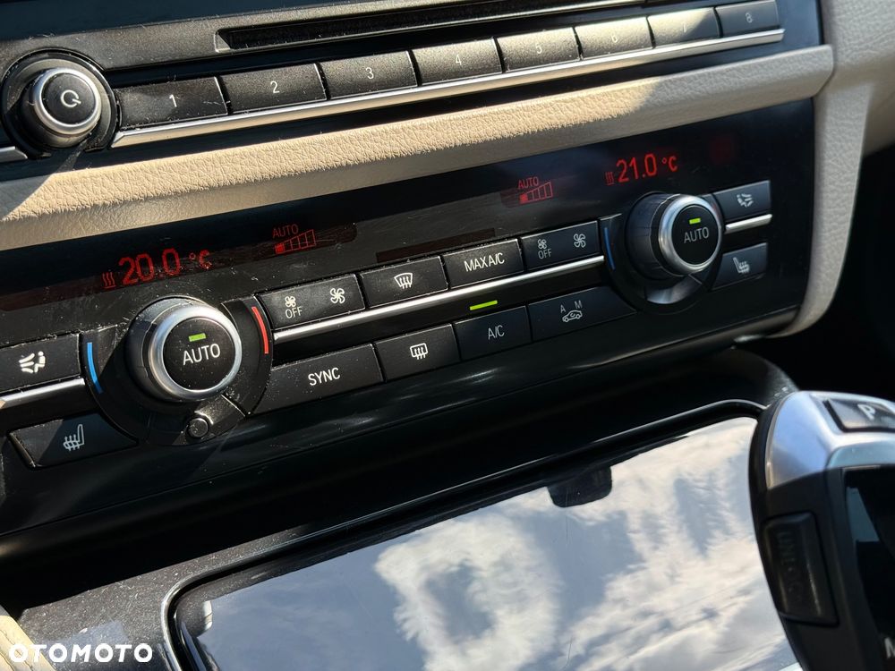 BMW Seria 5 530d xDrive Sport-Aut Luxury Line - 16