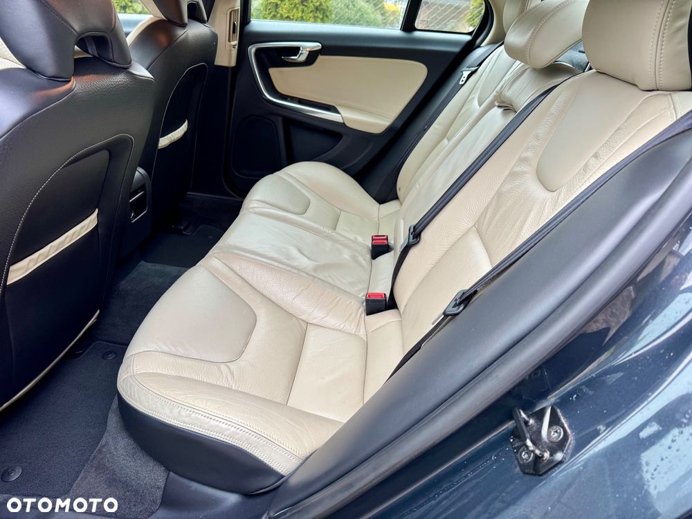 Volvo S60 2.0T Momentum - 10