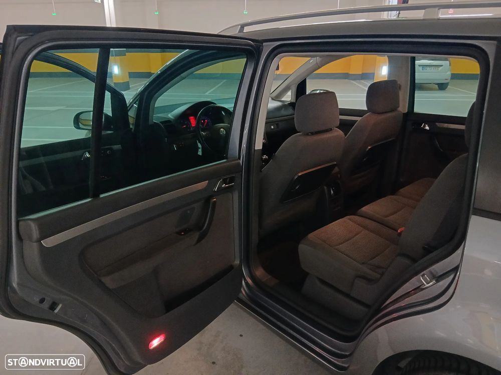 VW Touran 1.9 TDi Highline 7L - 6