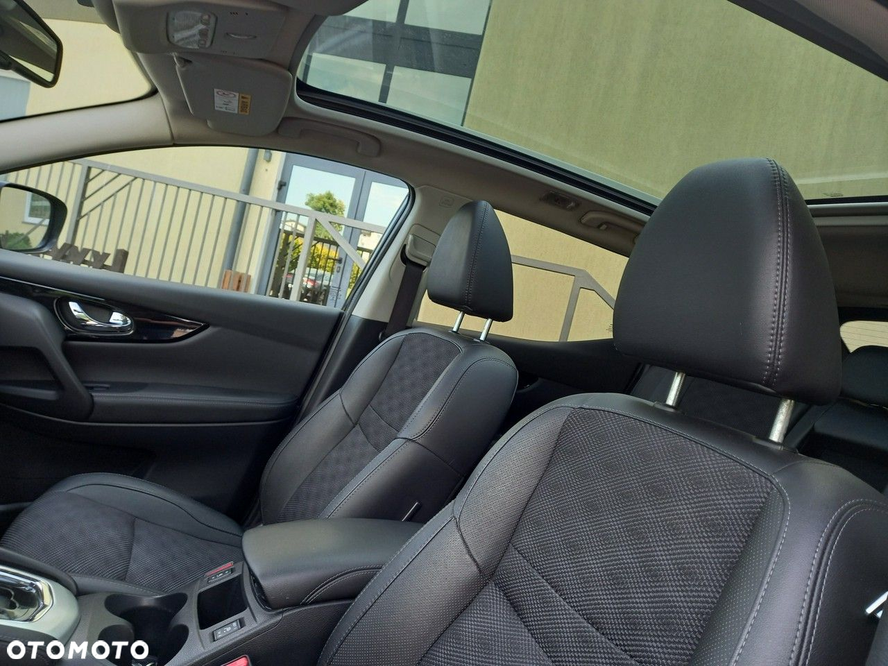 Nissan Qashqai 1.6 dCi Xtronic TEKNA+ - 34