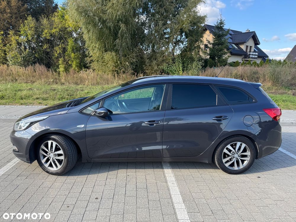Kia Ceed 1.6 CRDi 128 Dream-Team Edition - 2