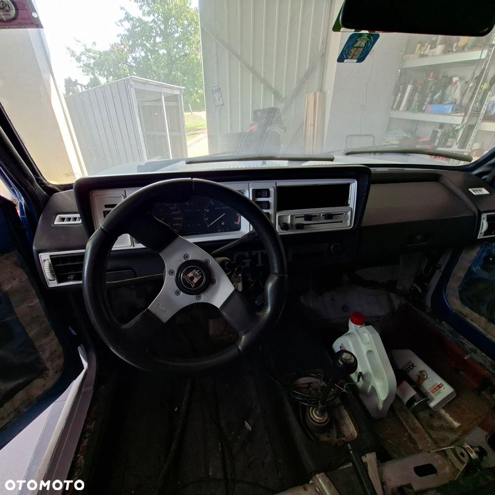 Volkswagen Golf - 6