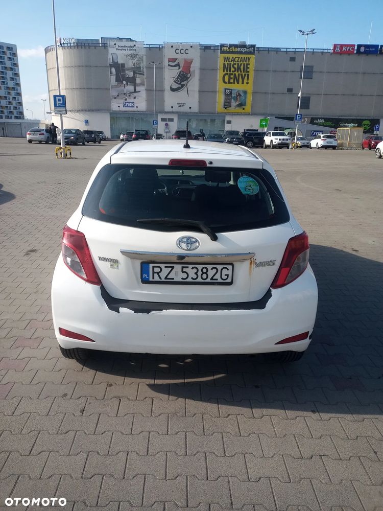 Toyota Yaris 1.4 D-4D Sol - 3