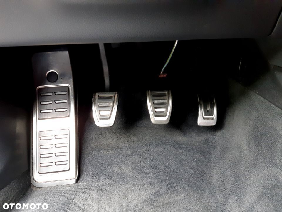 Audi A4 Avant 2.0 TDI Design - 14