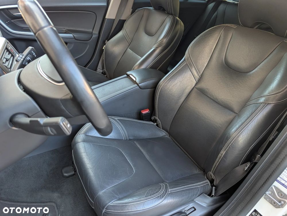 Volvo V60 D3 Geartronic Summum - 19