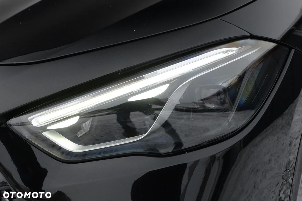 Mercedes-Benz GLA 200 d 4Matic 8G-DCT AMG Line - 12