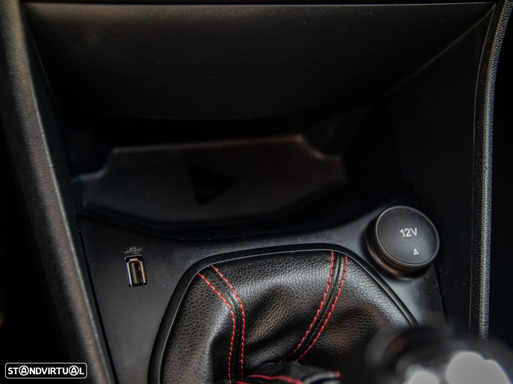 Ford Fiesta 1.0 EcoBoost MHEV ST-Line - 26