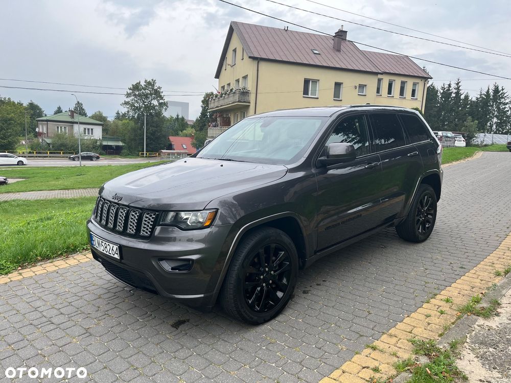 Jeep Grand Cherokee - 1