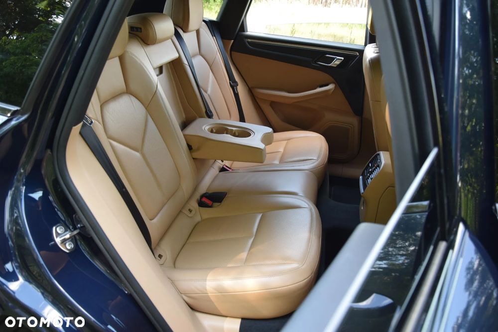 Porsche Macan Standard - 16