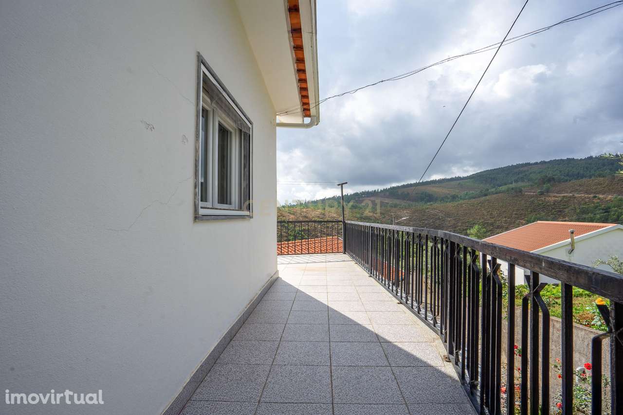 Moradia Bi familiar, com excelente exposição solar, terreno e vistas d - Grande imagem: 4/37