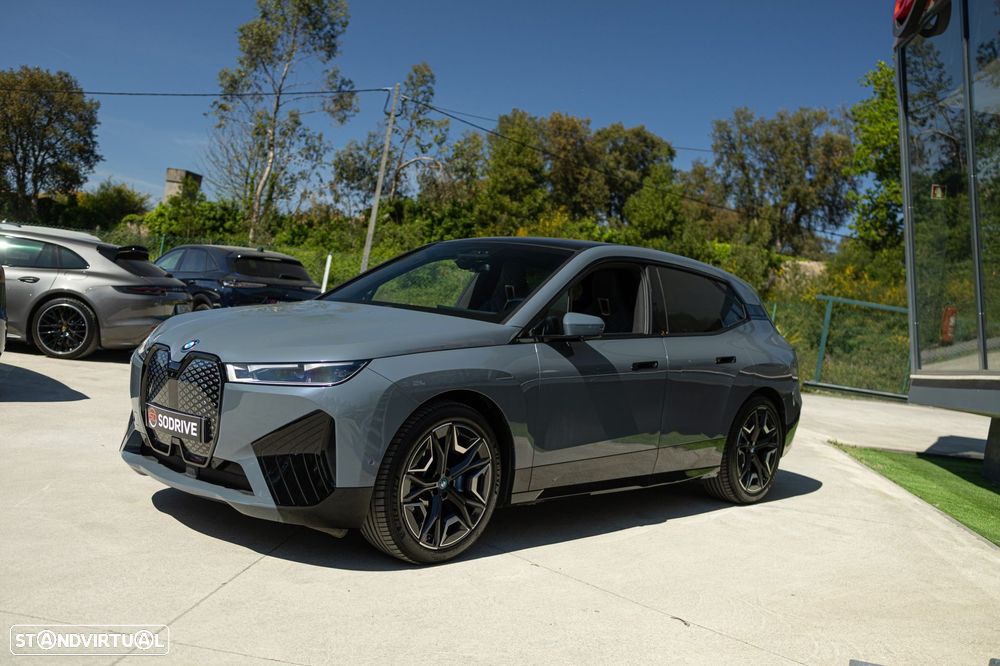 BMW iX xDrive 40 Pack Desportivo - 6