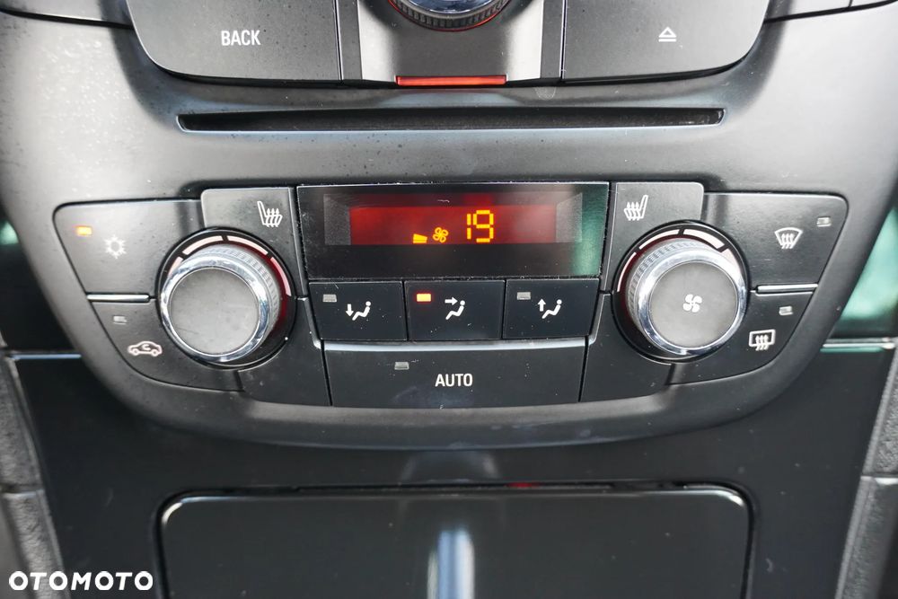 Opel Insignia 1.6 Turbo Cosmo - 25