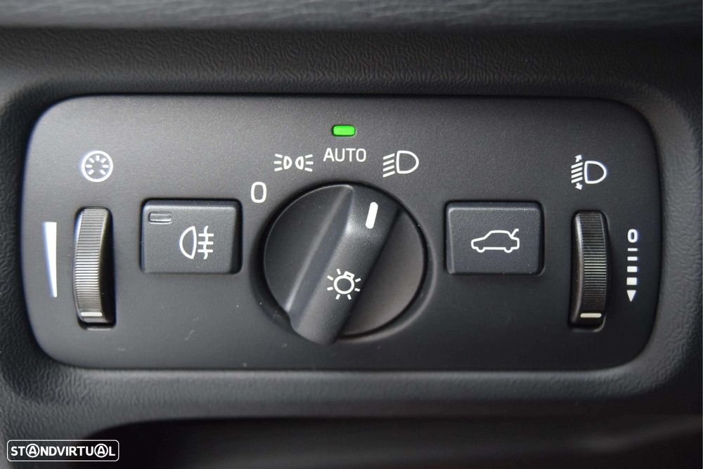 Volvo V40 2.0 D2 Kinetic - 19