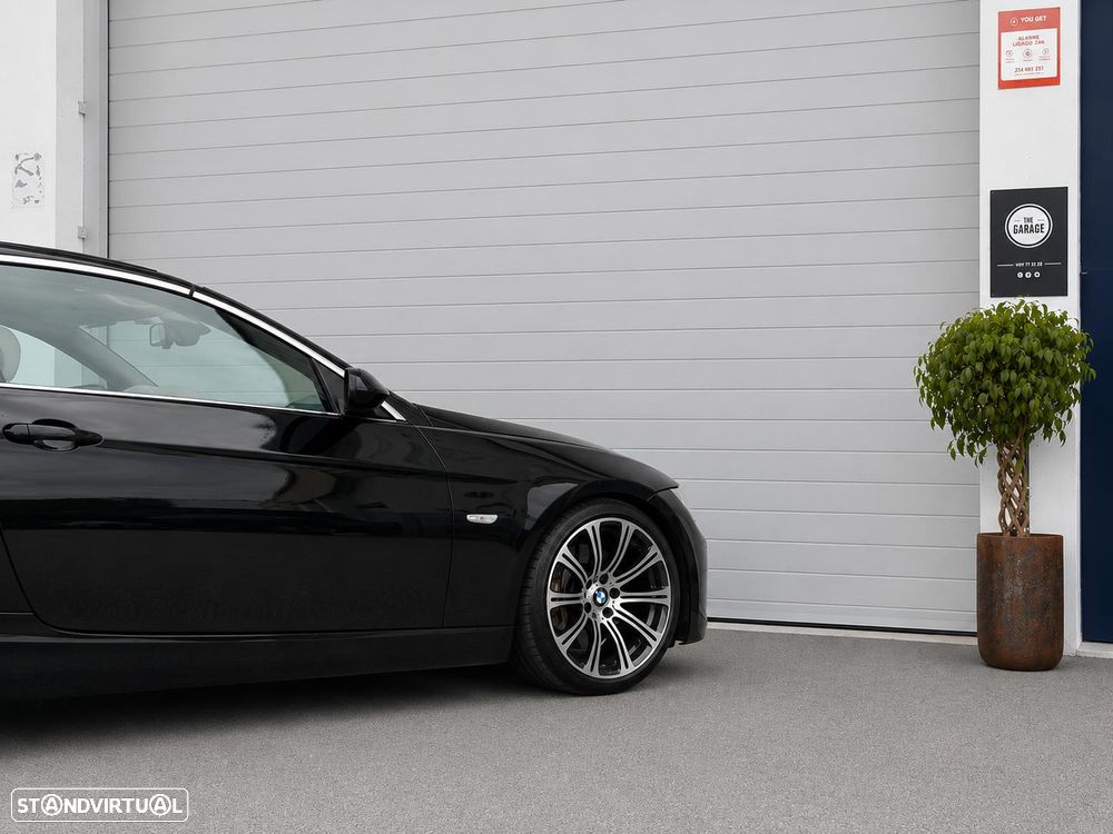 BMW 330 i Auto - 21