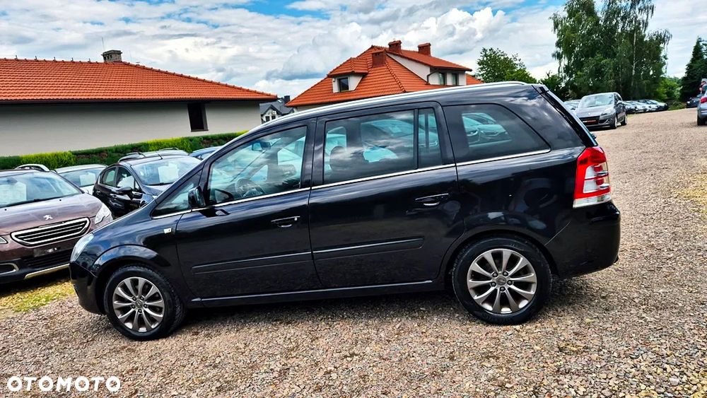 Opel Zafira 1.8 Cosmo EU5 - 19