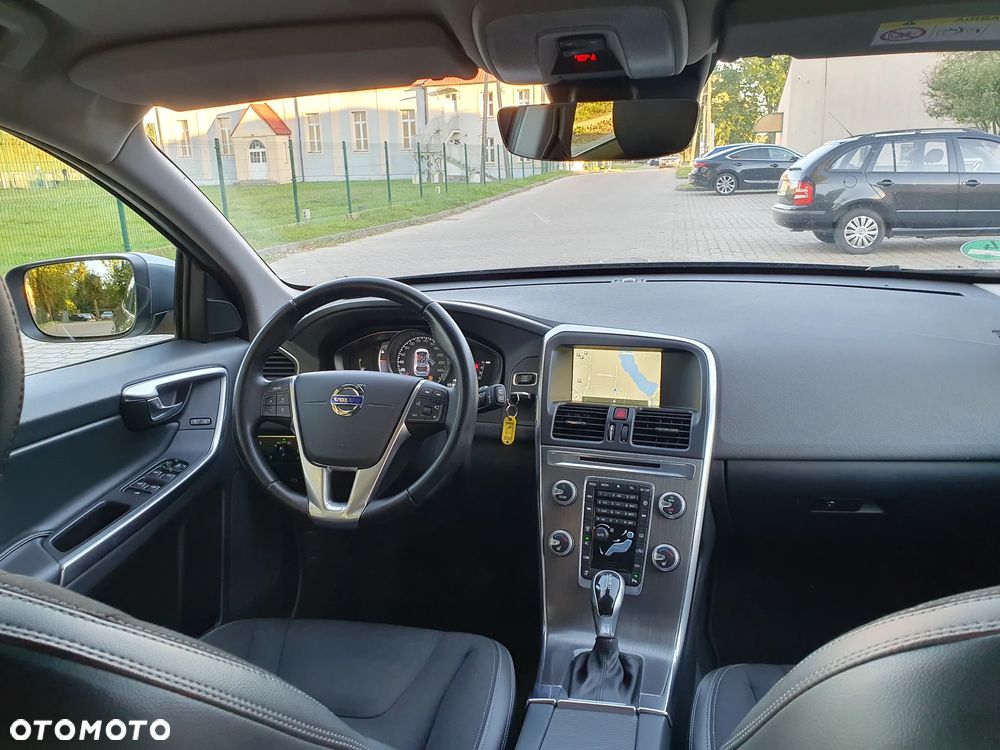 Volvo XC 60 D3 Geartronic Momentum - 11