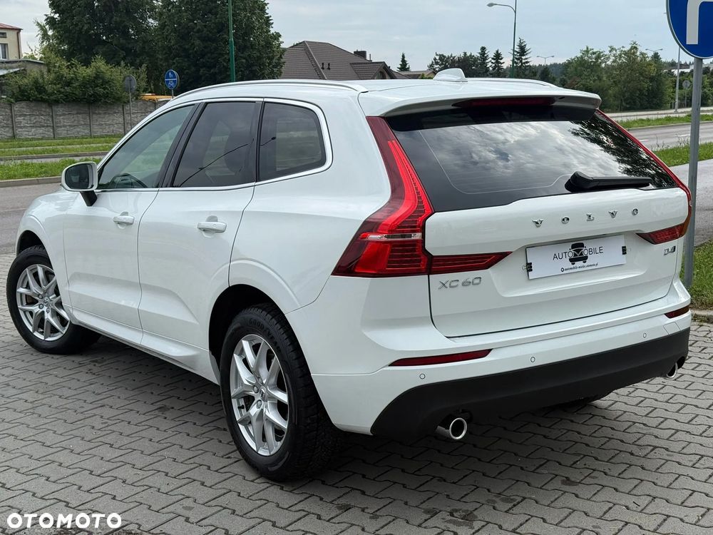 Volvo XC 60 D4 AWD Momentum - 2