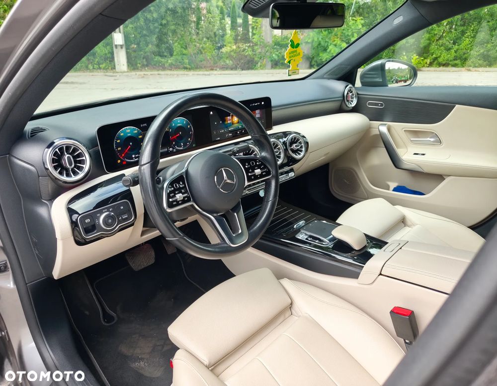 Mercedes-Benz Klasa A 180 7G-DCT Advanced Progressive - 15