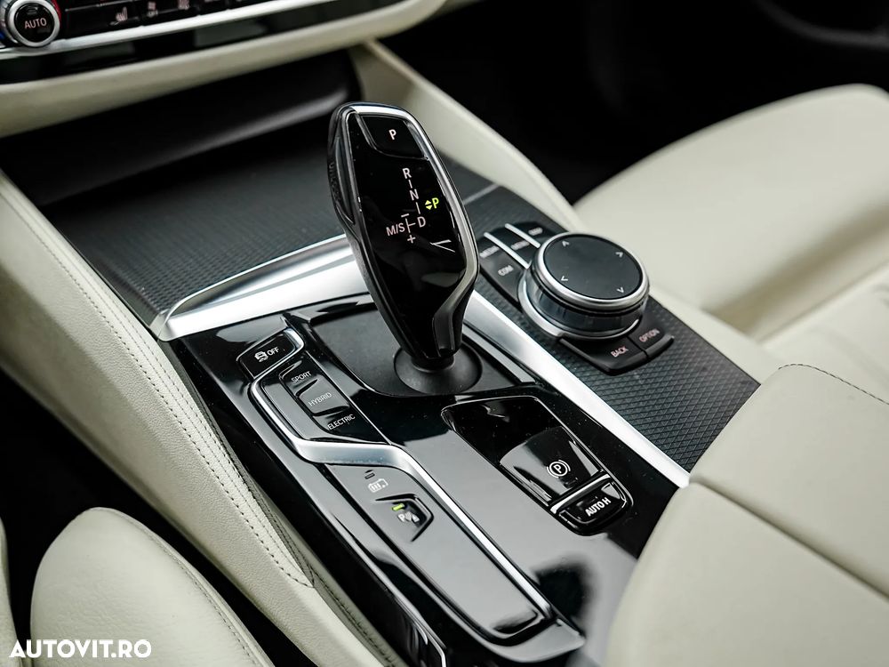 BMW Seria 5 530e xDrive Aut. M Sport Edition - 35