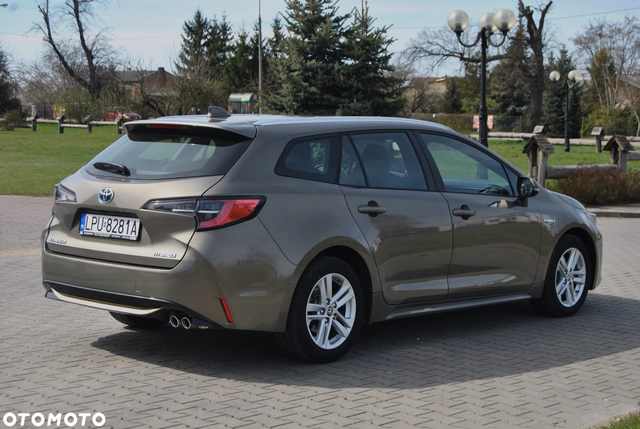 Toyota Corolla 2.0 Hybrid Touring Sports Business Edition - 3