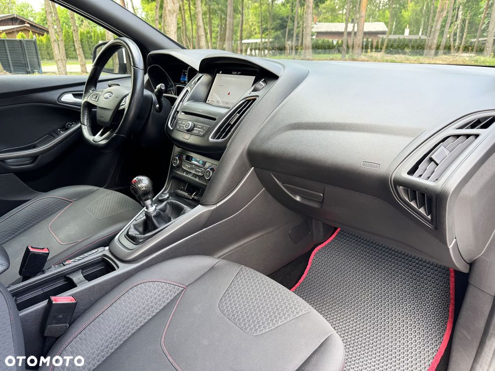Ford Focus 1.0 EcoBoost Start-Stopp-System ST-LINE - 36