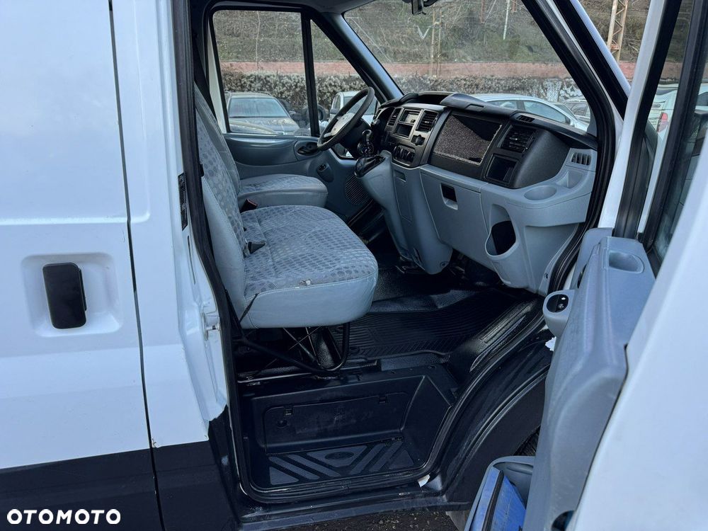 Ford Transit - 11