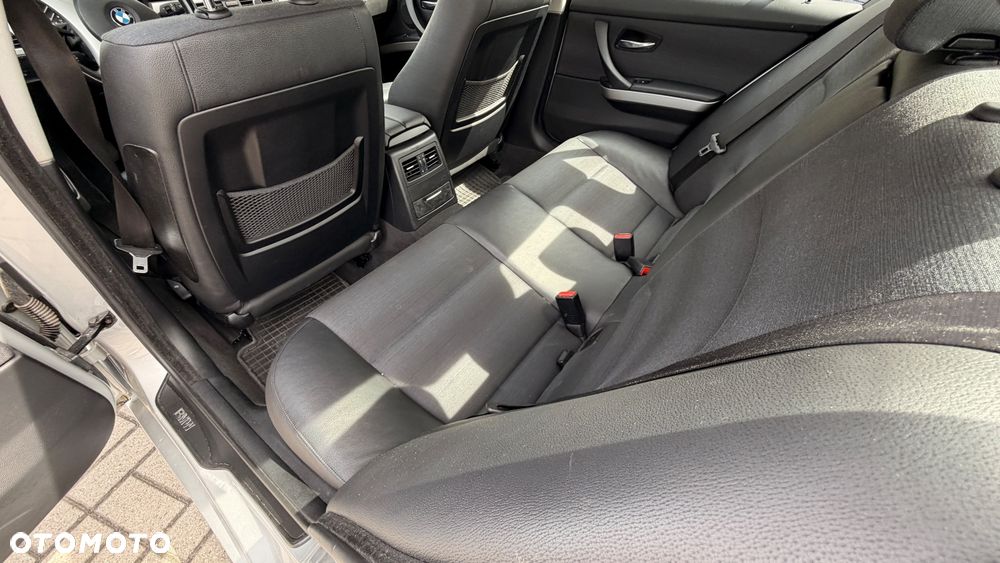 BMW Seria 3 320i - 7