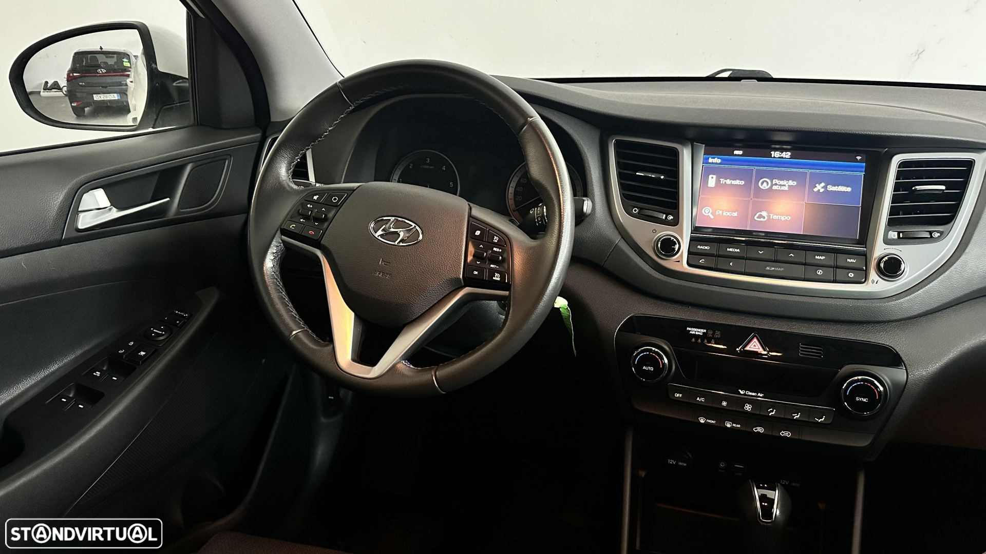 Hyundai Tucson 1.7 CRDi Executive DCT - 11