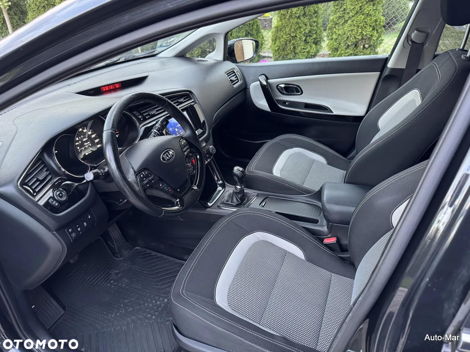 Kia Ceed 1.6 CRDi 136 ISG SW Edition 7 - 14