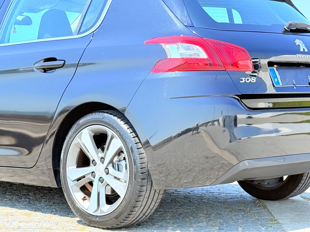 Peugeot 308 1.2 PureTech Allure Full LED - 30