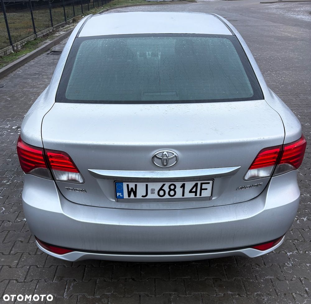 Toyota Avensis - 8