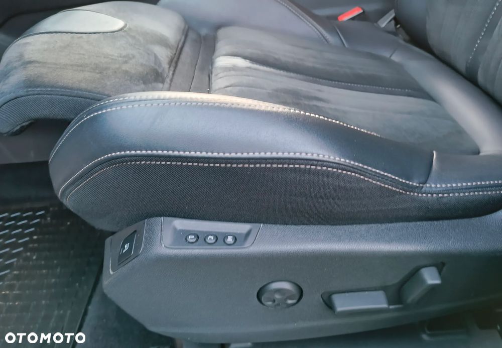 Peugeot 5008 PureTech 130 EAT8 Stop & Start GT - 19