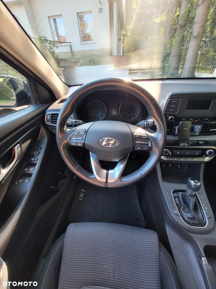 Hyundai i30 1.6 D Classic + DCT - 19