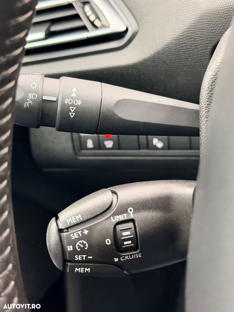 Peugeot 308 SW e-HDi 115 Stop & Start Allure - 26