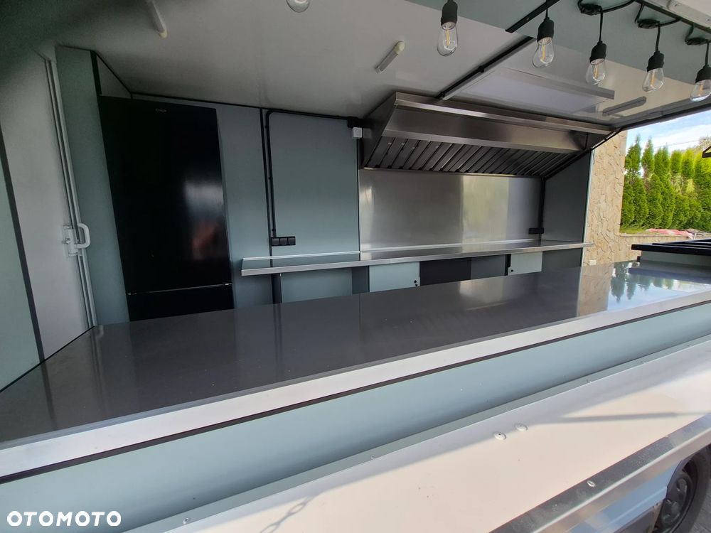Mercedes-Benz Food Truck Sklep bar - 7