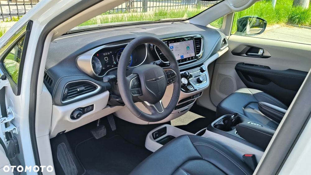 Chrysler Pacifica - 21