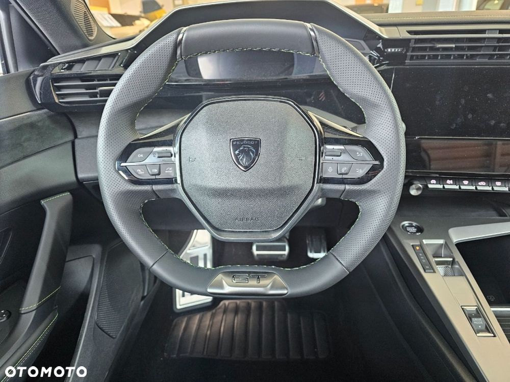 Peugeot 408 - 15