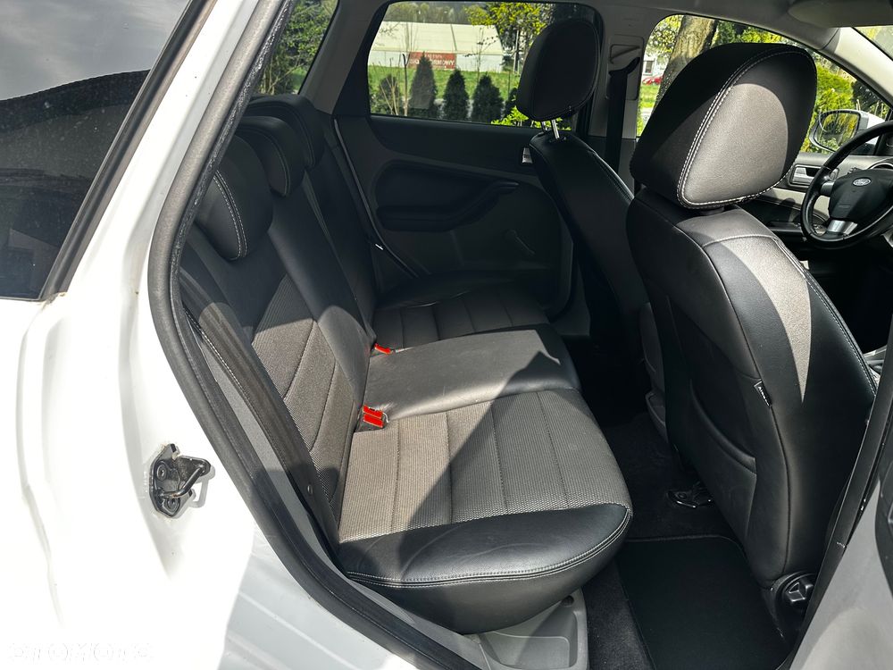 Ford Focus 1.8 FF Trend - 12