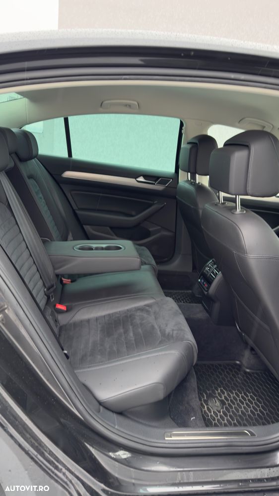 Volkswagen Passat 2.0 TDI SCR DSG (BlueM Tech) Highline - 19