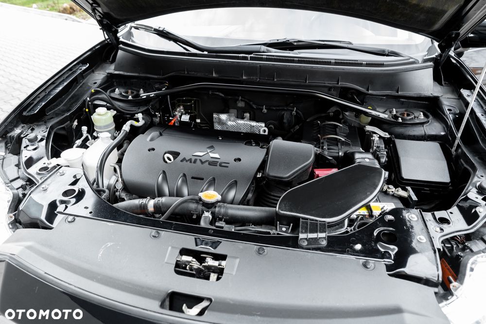 Mitsubishi Outlander 2.4 4WD CVT Intense - 40