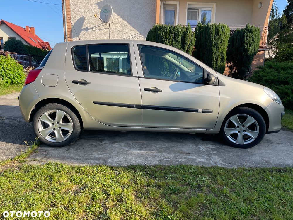 Renault Clio 1.2 16V Authentique - 6