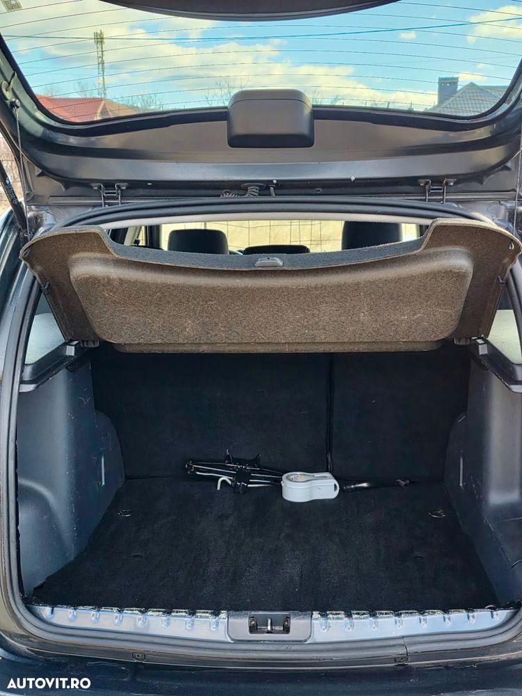 Dacia Duster 1.5 dCi 4x2 Laureate - 17