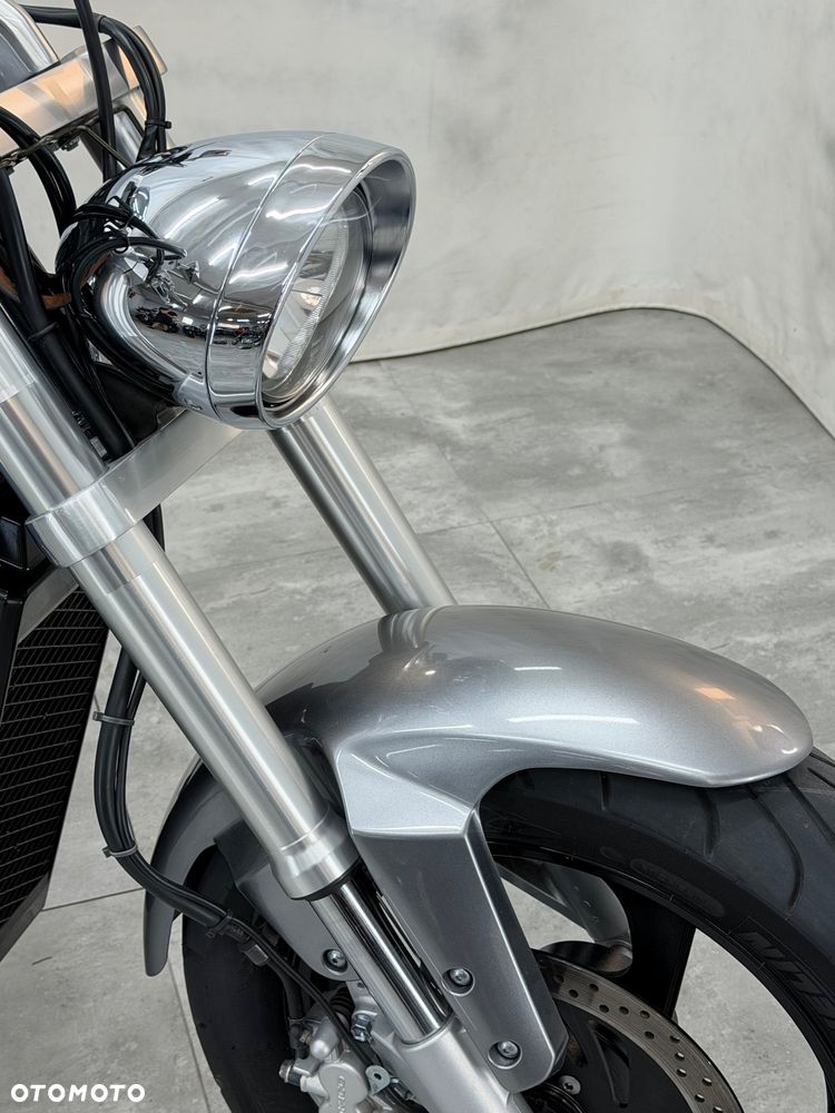 Suzuki VS - 22