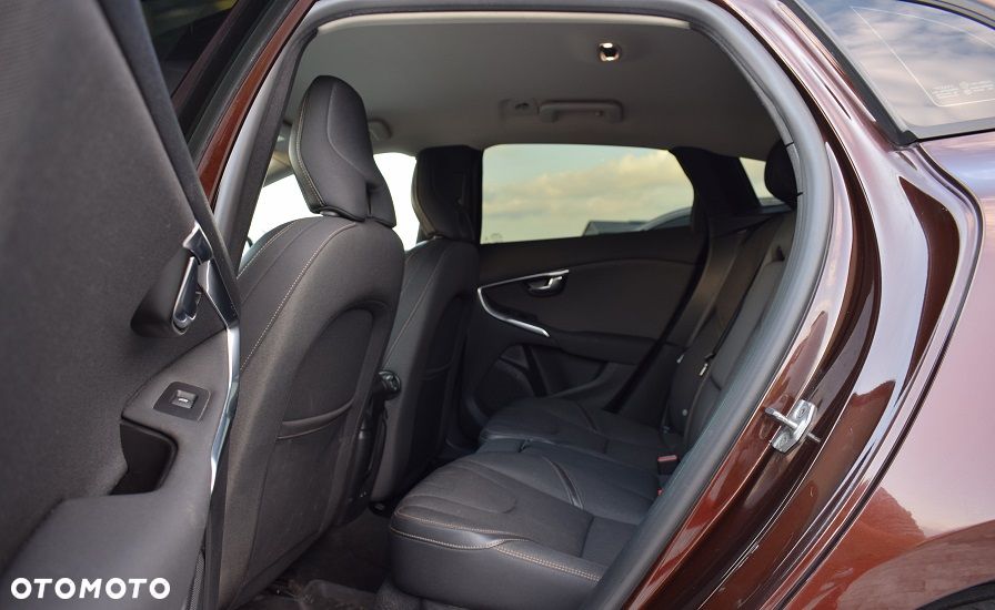 Volvo V40 Cross Country D3 Drive-E SCR Dynamic Edition - 8