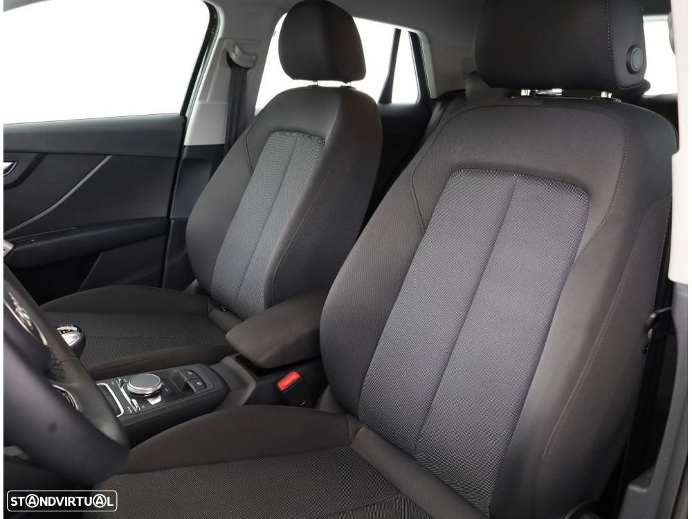 Audi Q2 30 TFSI Advanced — fotografia 10