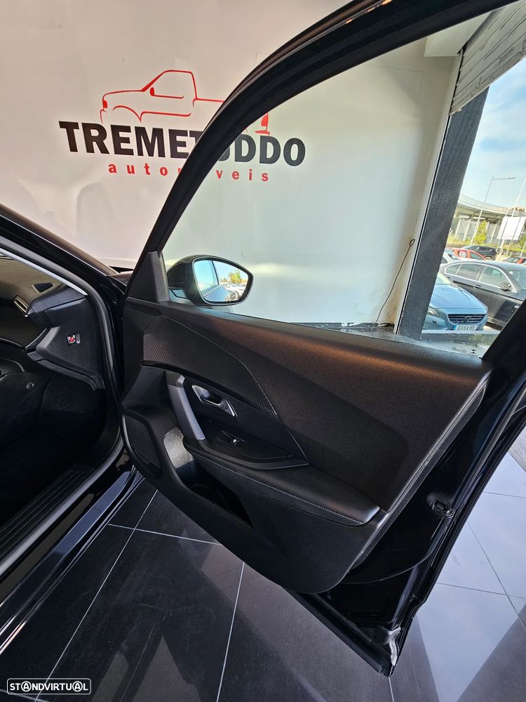 Peugeot e-2008 Allure Pack - 31