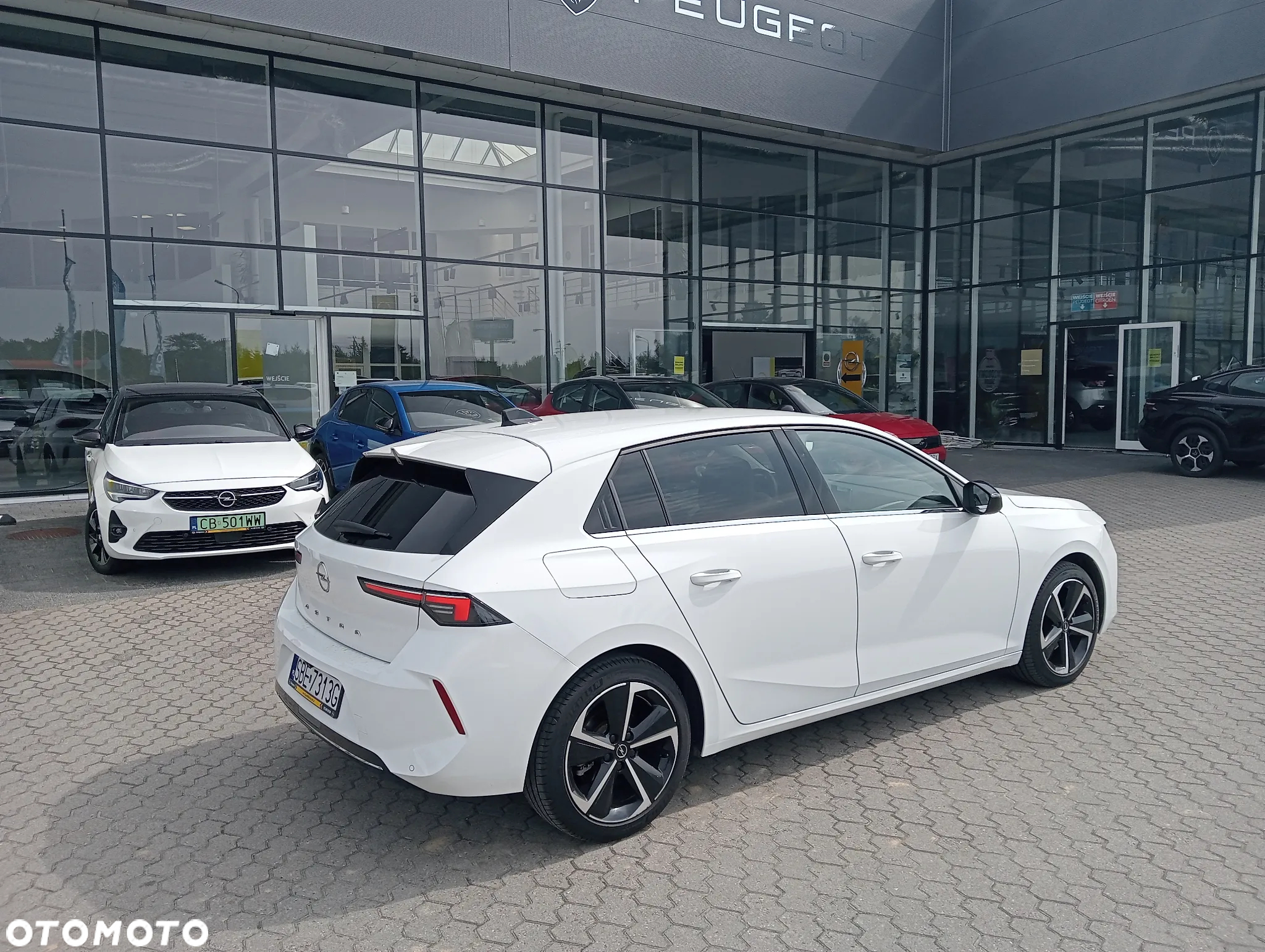 Opel Astra V 1.2 T Elegance S&S - 2