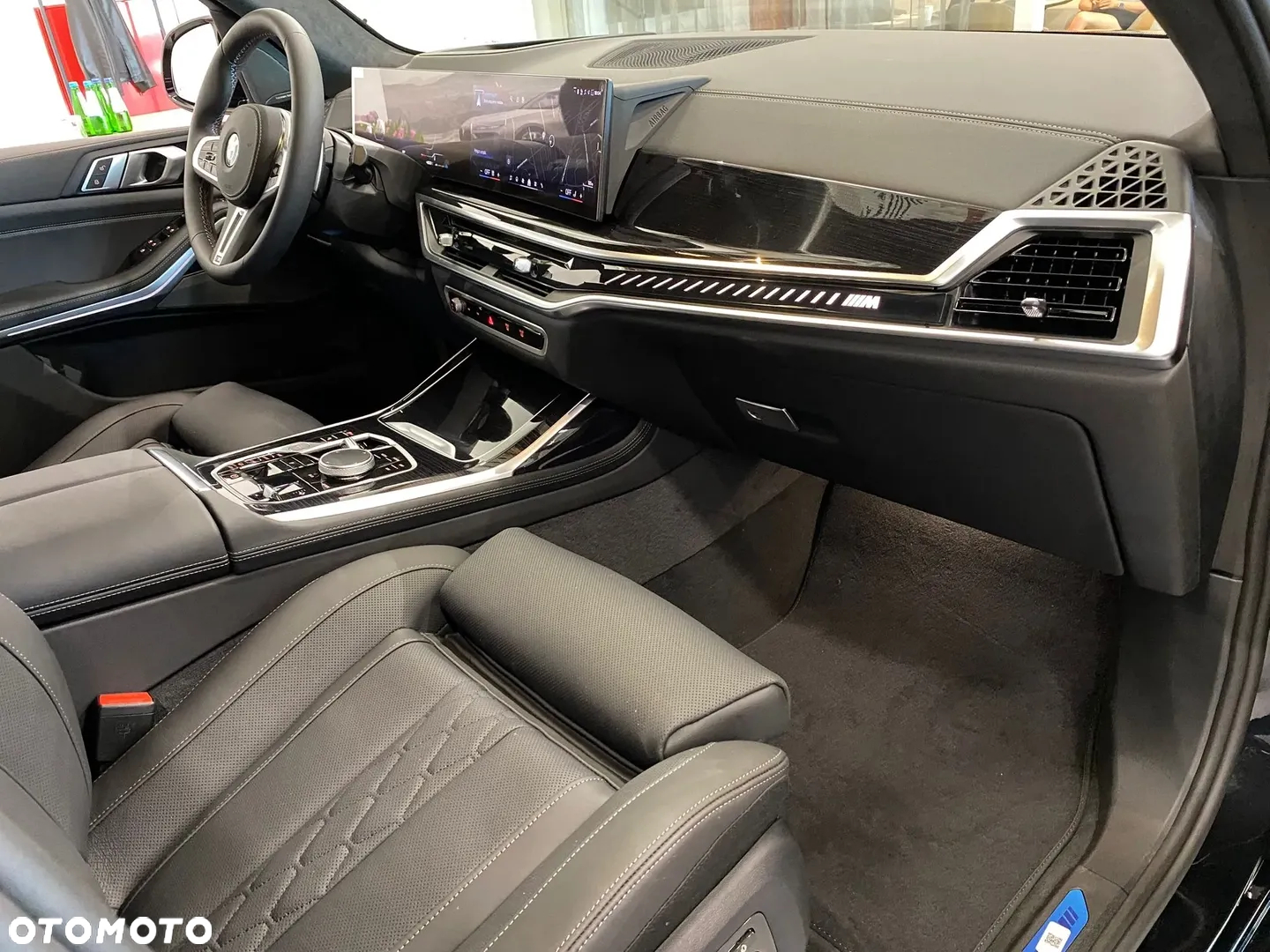 BMW X7 - 24