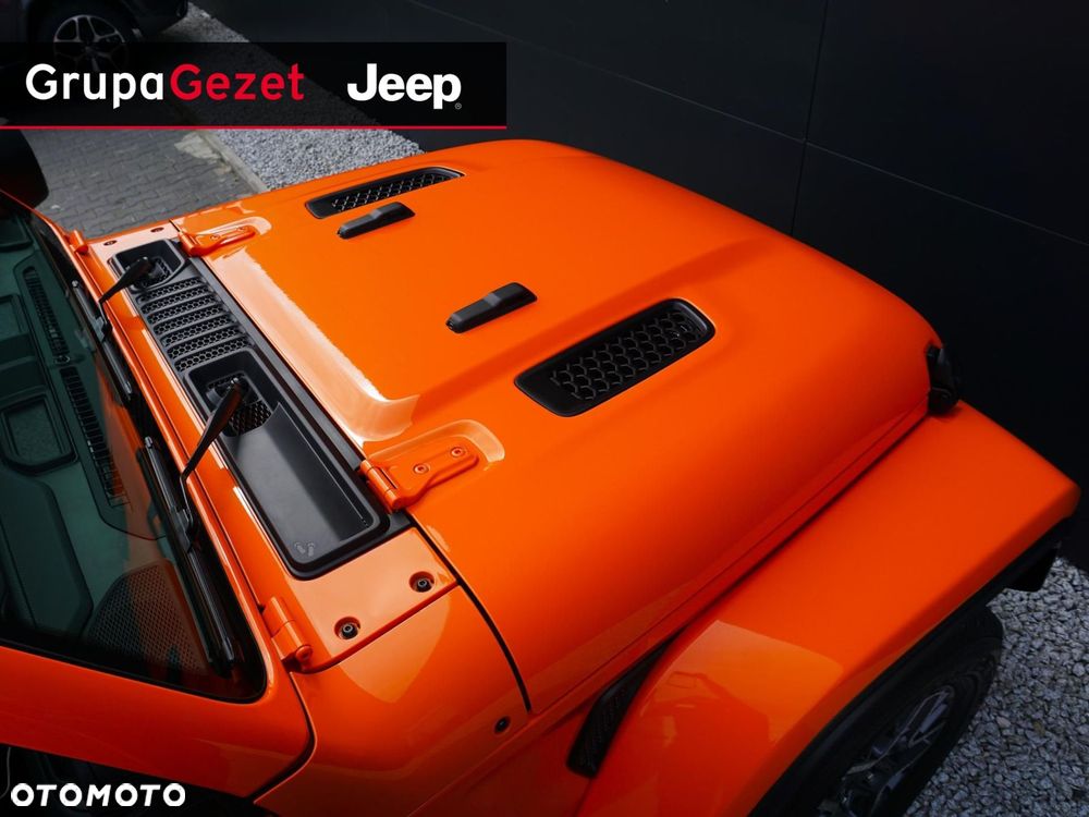 Jeep Wrangler - 16